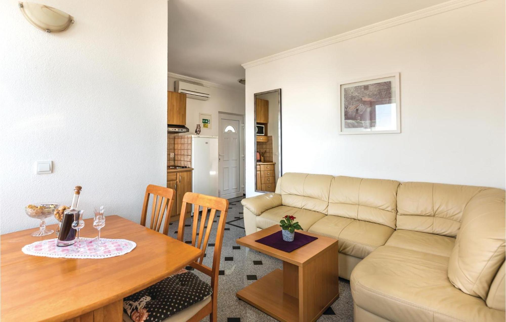 Amazing Apartment In Makarska With House Sea View Exterior photo