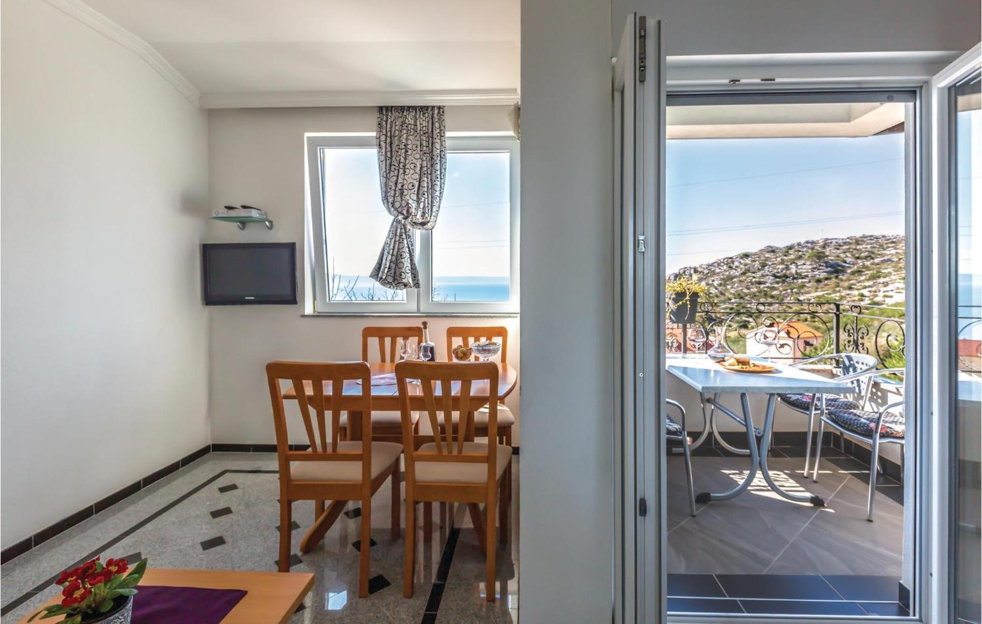 Amazing Apartment In Makarska With House Sea View Exterior photo